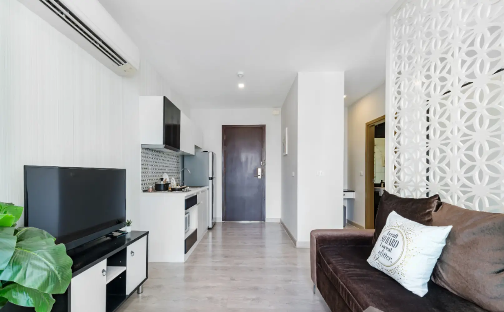 Royal Lee Terminal bedrooms 0 square 31.35