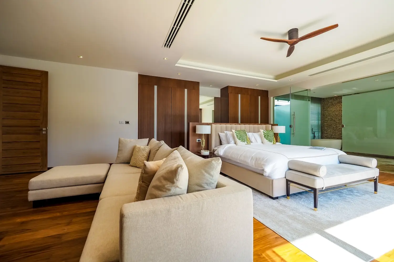 Four Seasons bedrooms 3 square 370