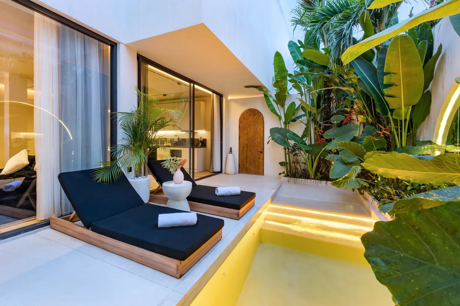 WHITE VILLAS bedrooms 3 square 229