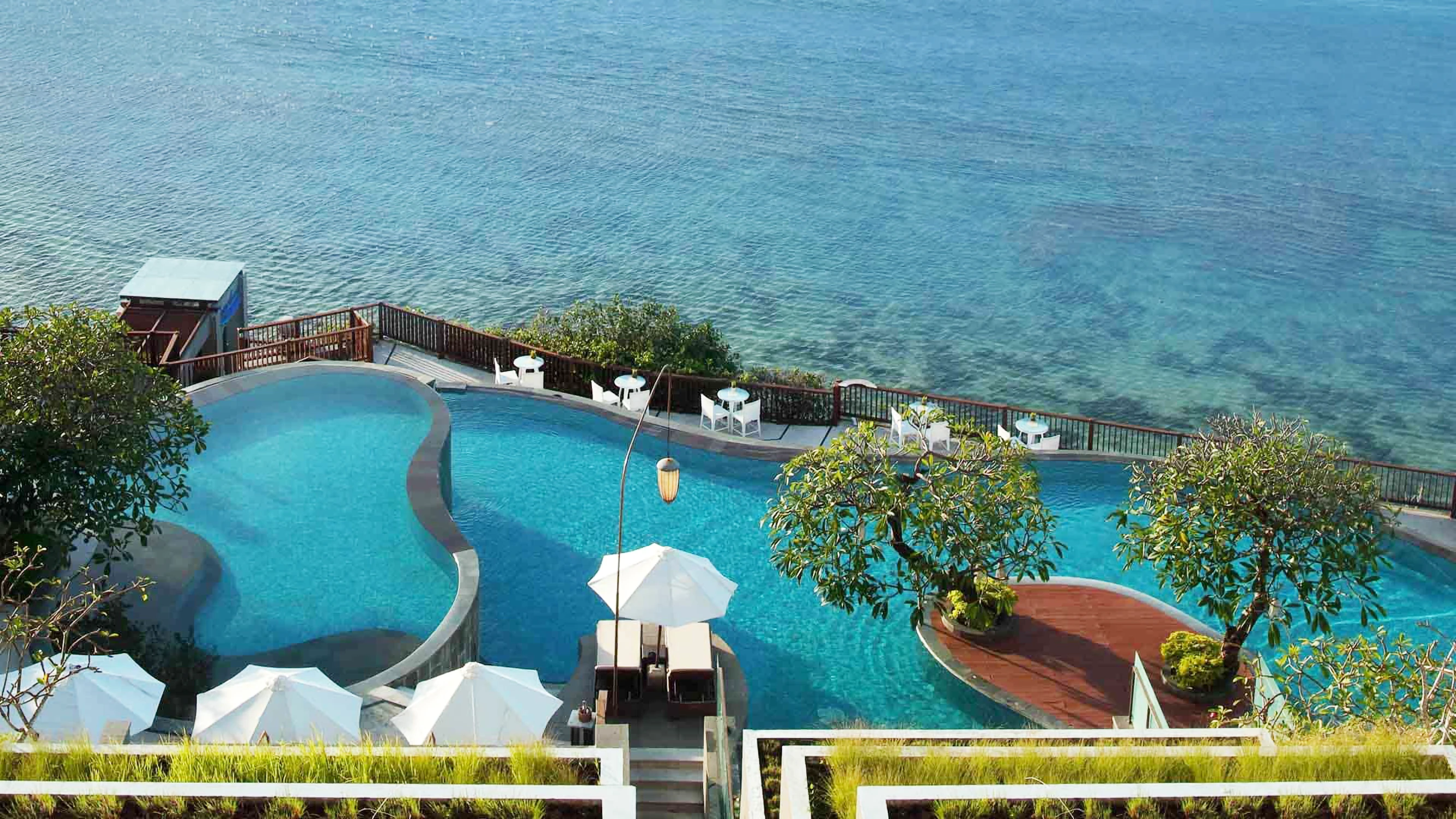 Bali Real Estate Investment: Luxury beachfront apartments and villas in Canggu, Berawa, and Uluwatu