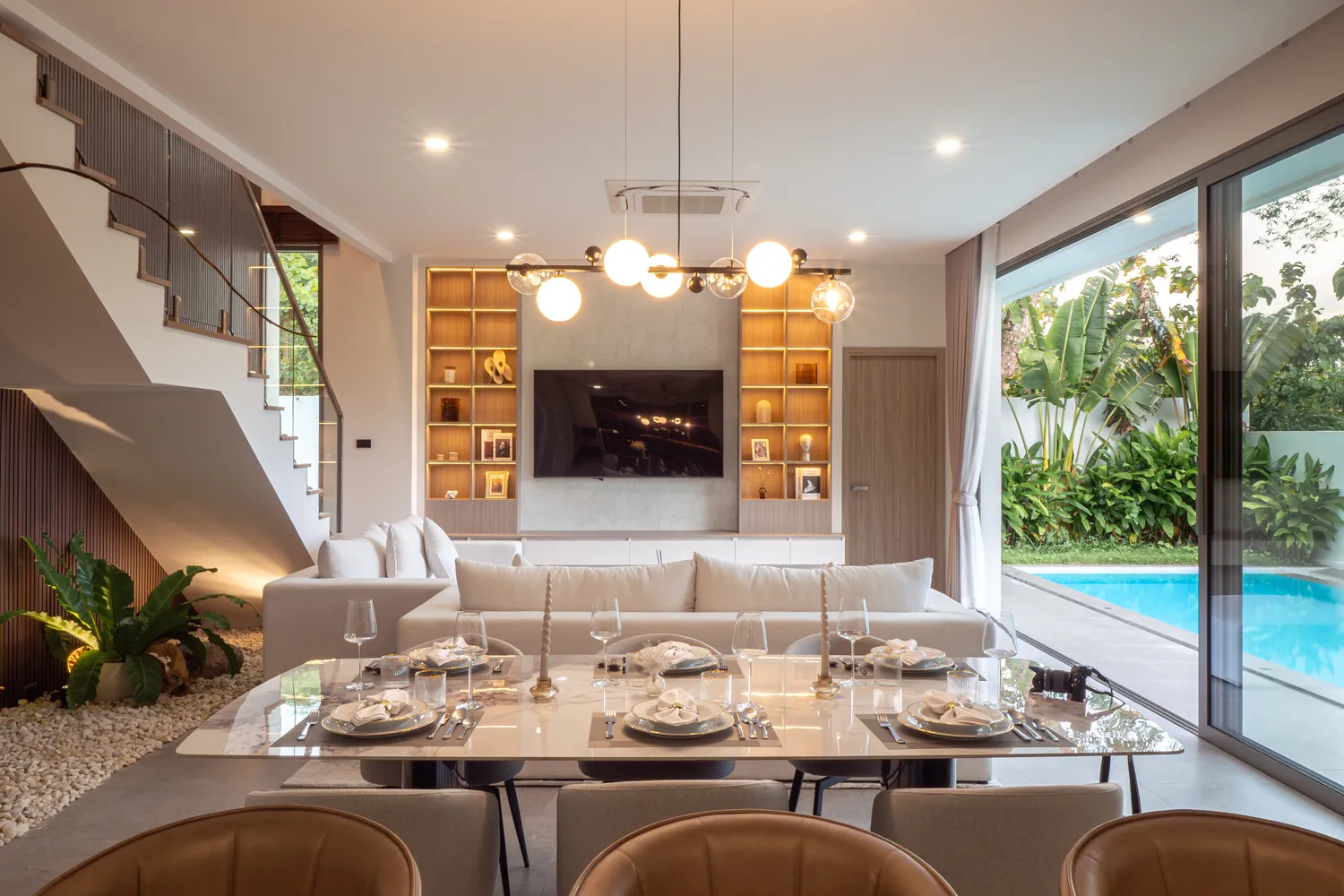 D Chateau bedrooms 4 square 330